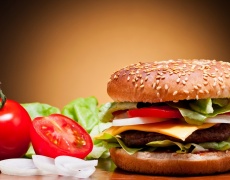 Сензационно! Мъж отслабна чрез диета с fast food 