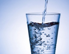 Важни причини да пием достатъчно вода
