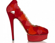 Романтични обувки за Свети Валентин