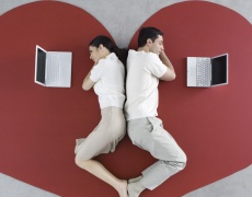 5 причини защо връзката от разстояние прави любовта по-силна