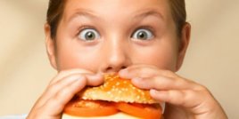 Затлъстяването при децата е свързано с нередовен сън и пропускането на закуска
