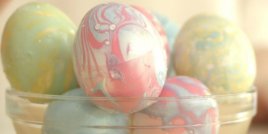 Как да украсим пъстри, мраморни яйца за Великден