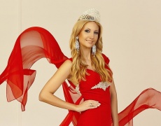 Мисис България 2012 за красотата, козметичните процедури и баланса между семейството и кариерата