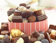 Кутия с шоколадови бонбони