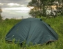 Жена в палатка