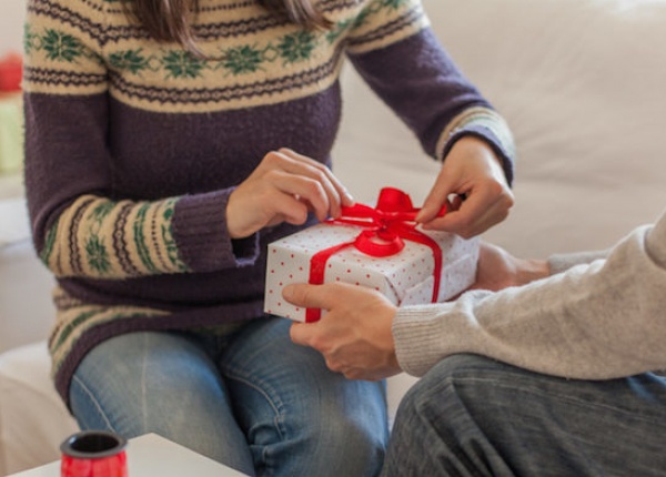 Ето как да спестите пари за празничните подаръци!