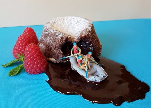 Италиански сладкар създава миниатюрни светове от десерти