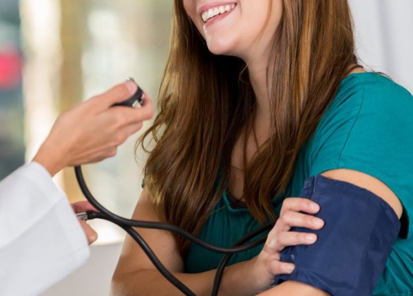 4 Въпроса за здравето на сърцето, които Всяка жена трябва да зададе на следващото си Посещение при гинеколога