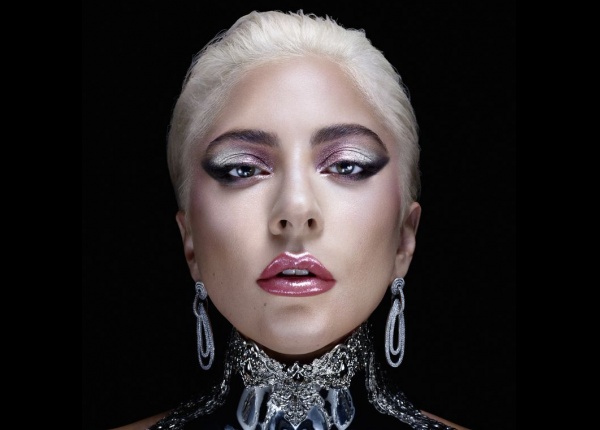 Лейди Гага стартира серия веган грим, без жестоки тестове върху животни!