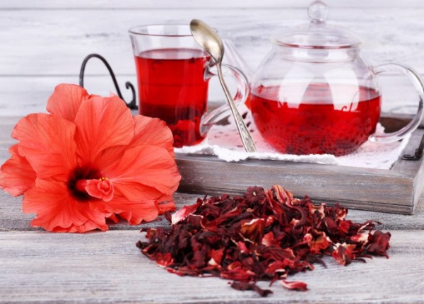 Какви са полезните свойства на чая от хибискус?