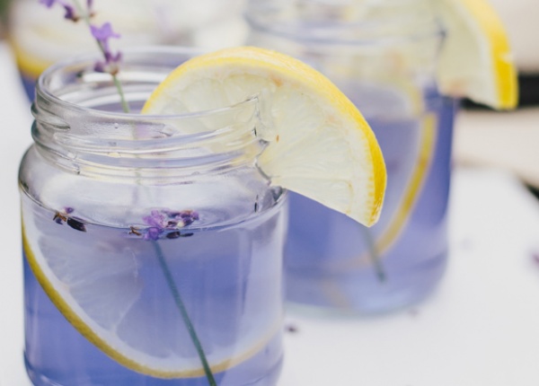  Как да си направите лимонада с лавандула, за да се отървете от главоболието и стреса