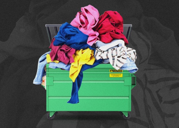 Защо трябва да спрем да изхвърляме старите дрехи?