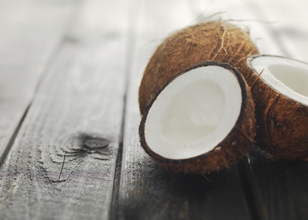  Полезно ли е кокосовото масло за кожата на лицето?