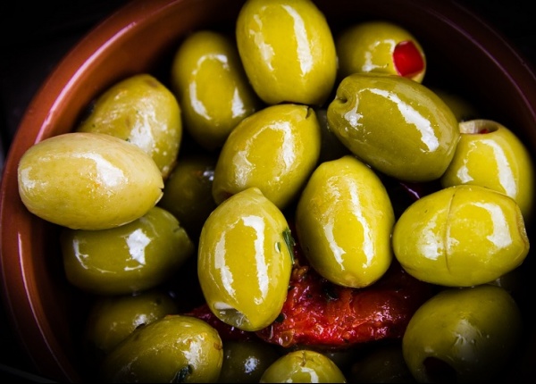 Храненето с маслини: 9 невероятни ползи за здравето