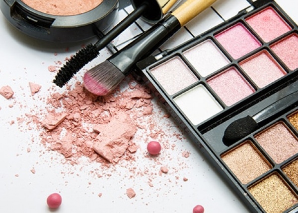 Как да разбете дали срокът на годност на вашите козметични продукти е изтекъл