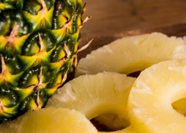 Полезните свойства на ананаса за кожата и косата