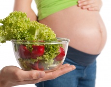 Какво не трябва да ядат бременните жени?   