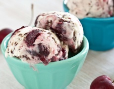 Домашен сладолед йогурт с плодове 